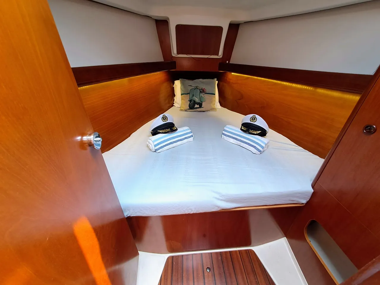 Forward cabin